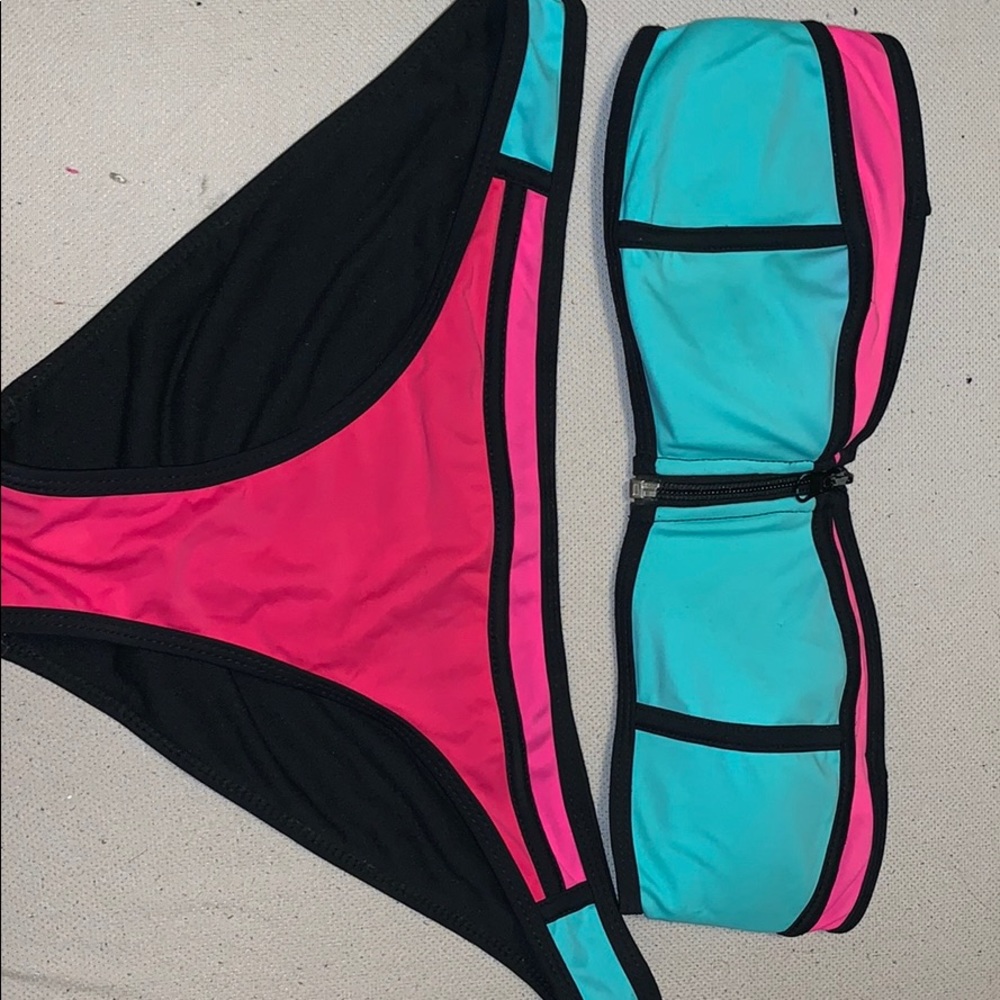 Bandeu Swimsuit/ bikini